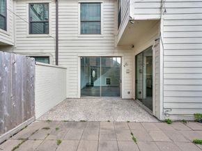 77 Chelsea Boulevard, Houston TX 77006
