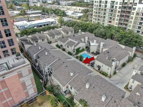 77 Chelsea Boulevard, Houston TX 77006