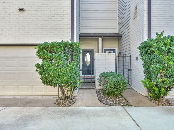 77 Chelsea Boulevard, Houston TX 77006