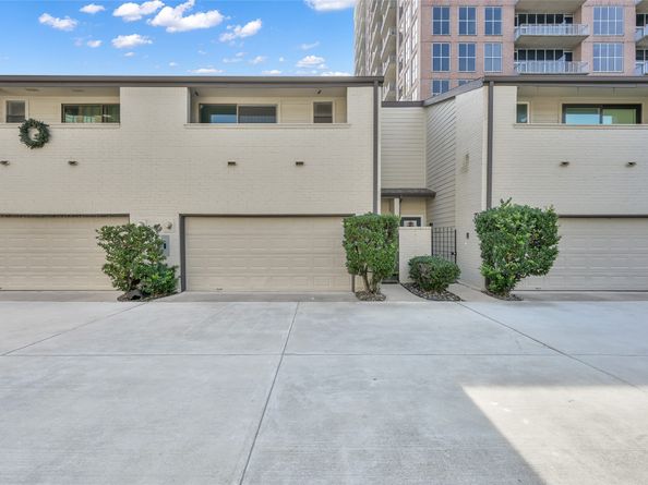 77 Chelsea Boulevard, Houston TX 77006