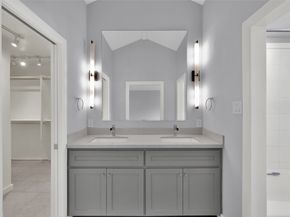 77 Chelsea Boulevard, Houston TX 77006