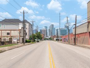 1017 Roberts Street, Houston TX 77003