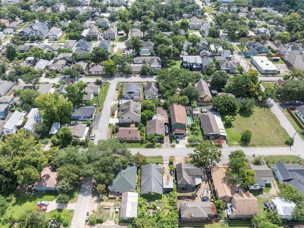 409 Walton Street, Houston TX 77009