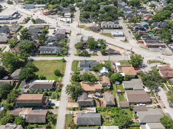 409 Walton Street, Houston TX 77009