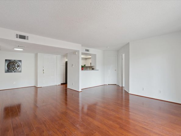 2818 S Bartell Drive 25, Houston TX 77054