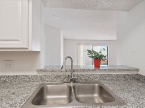 2818 S Bartell Drive 25, Houston TX 77054