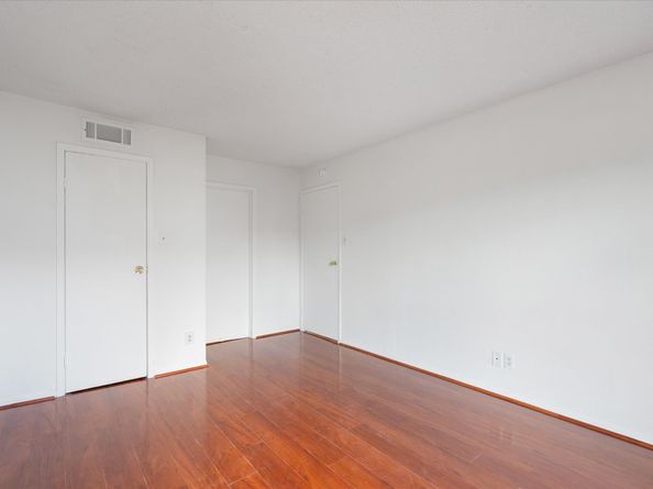 2818 S Bartell Drive 25, Houston TX 77054