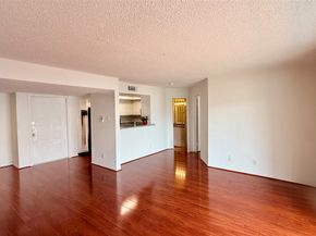 2818 S Bartell Drive 25, Houston TX 77054