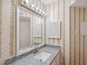 2818 S Bartell Drive 25, Houston TX 77054