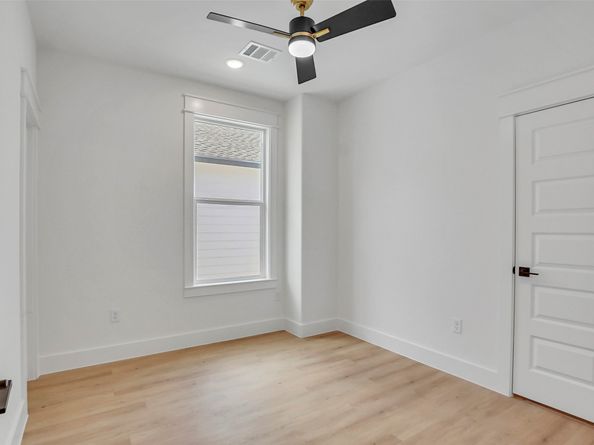 4833 Paula Street, Houston TX 77033