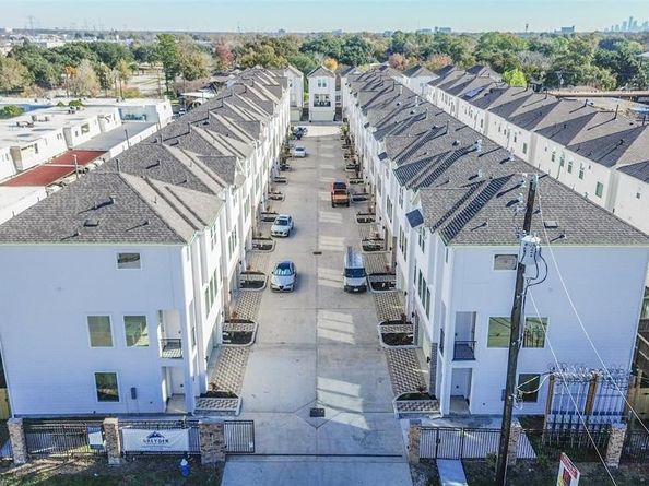 8321 Brecha Lane, Houston TX 77055
