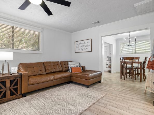 206 Murray Street, Conroe TX 77301