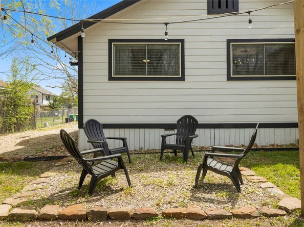 206 Murray Street, Conroe TX 77301