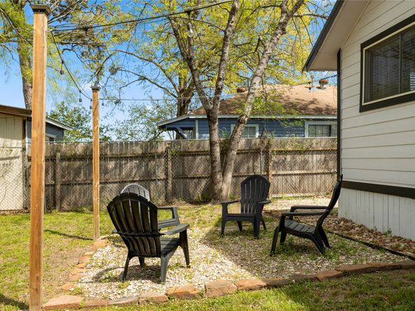 206 Murray Street, Conroe TX 77301