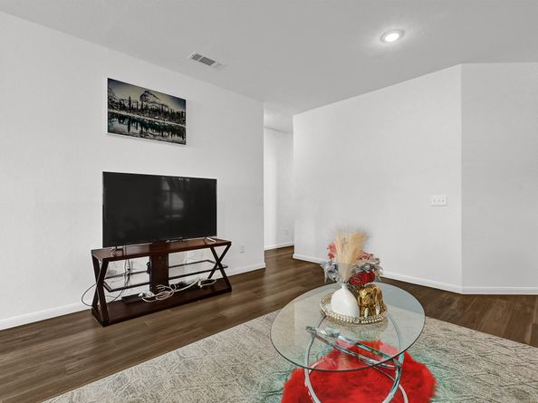 6754 Hobby Wind Ridge Drive, Houston TX 77075