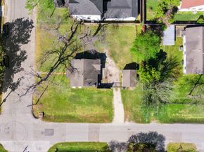 1017 Canadian Street, Houston TX 77009