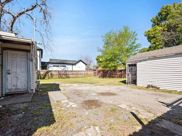 1017 Canadian Street, Houston TX 77009