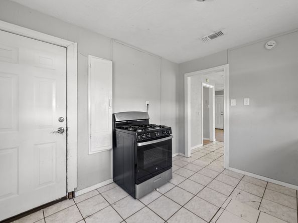 1017 Canadian Street, Houston TX 77009