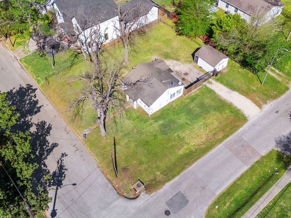 1017 Canadian Street, Houston TX 77009