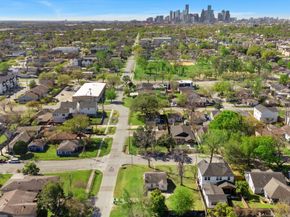 1017 Canadian Street, Houston TX 77009