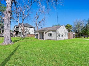 1017 Canadian Street, Houston TX 77009