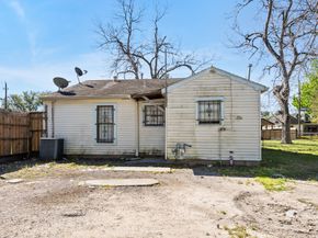 1017 Canadian Street, Houston TX 77009