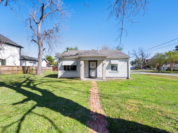 1017 Canadian Street, Houston TX 77009