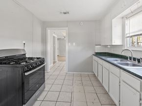 1017 Canadian Street, Houston TX 77009