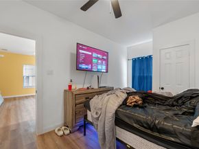 8211 Barlow Street, Houston TX 77028