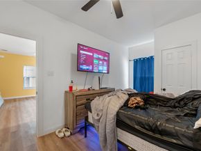 8211 Barlow Street, Houston TX 77028