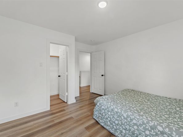 8211 Barlow Street, Houston TX 77028