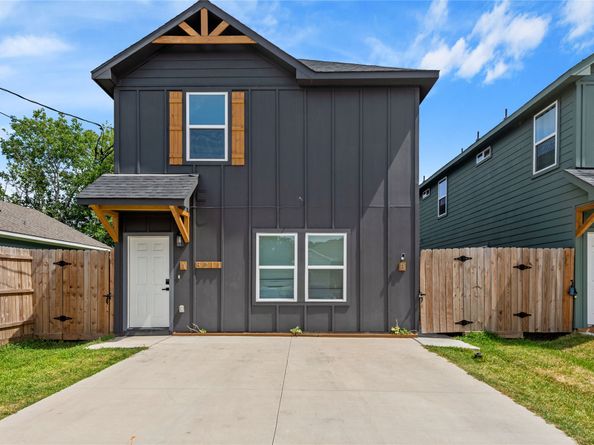 8211 Barlow Street, Houston TX 77028