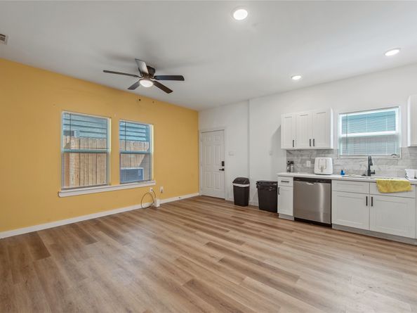 8211 Barlow Street, Houston TX 77028