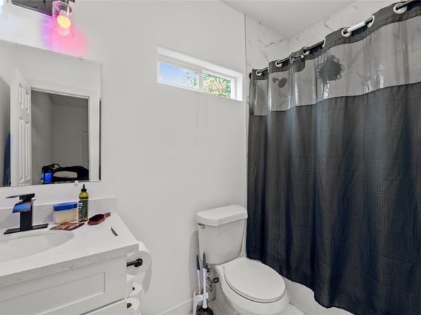 8211 Barlow Street, Houston TX 77028