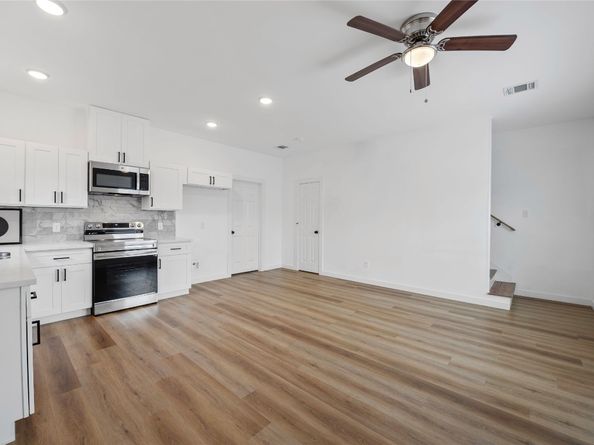 8211 Barlow Street, Houston TX 77028