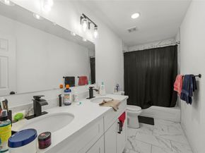 8211 Barlow Street, Houston TX 77028