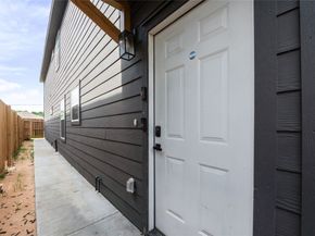 8211 Barlow Street, Houston TX 77028