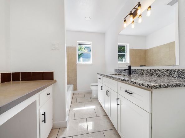 910 1/2 Oak Street, Houston TX 77018