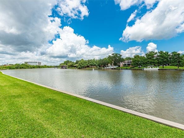 18515 Egret Bay Boulevard 1301, Webster TX 77058