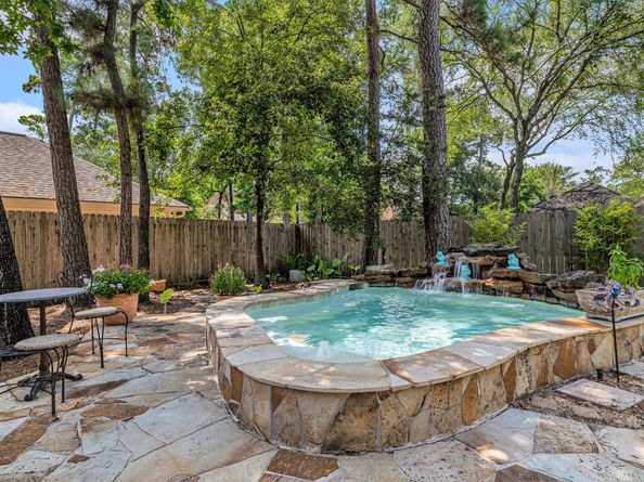 75 N Floral Leaf Circle, Spring TX 77381