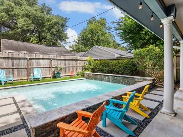 1547 Sue Barnett Drive, Houston TX 77018