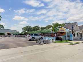 1547 Sue Barnett Drive, Houston TX 77018