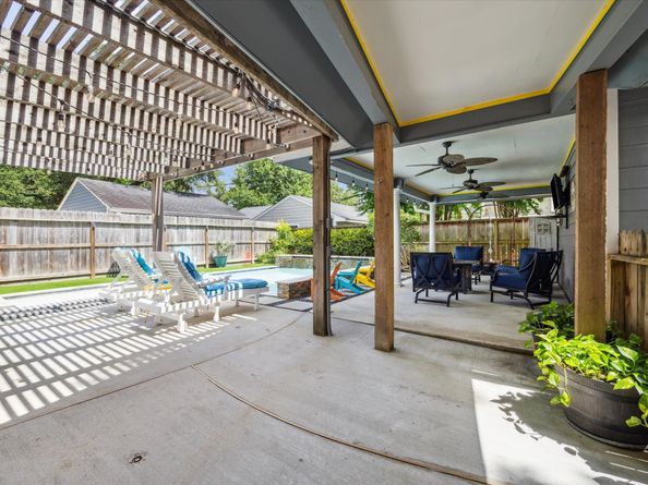 1547 Sue Barnett Drive, Houston TX 77018
