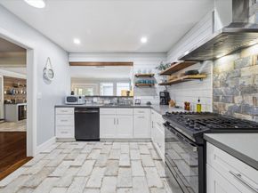 1547 Sue Barnett Drive, Houston TX 77018
