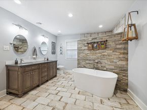 1547 Sue Barnett Drive, Houston TX 77018