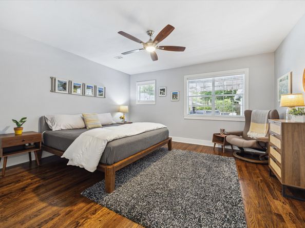 1547 Sue Barnett Drive, Houston TX 77018