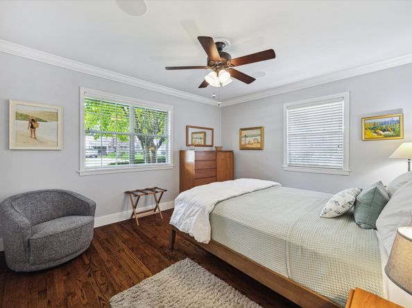 1547 Sue Barnett Drive, Houston TX 77018
