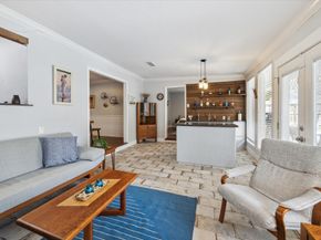 1547 Sue Barnett Drive, Houston TX 77018