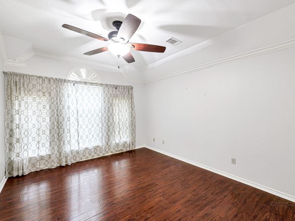 902 Fairgate Drive, Houston TX 77094
