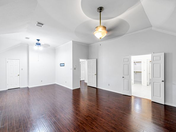 902 Fairgate Drive, Houston TX 77094